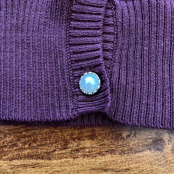 NWT Joseph A Pearl Buttons  Ruffle Detail Cardigan 
burgundy Size L - Picture 5 of 14